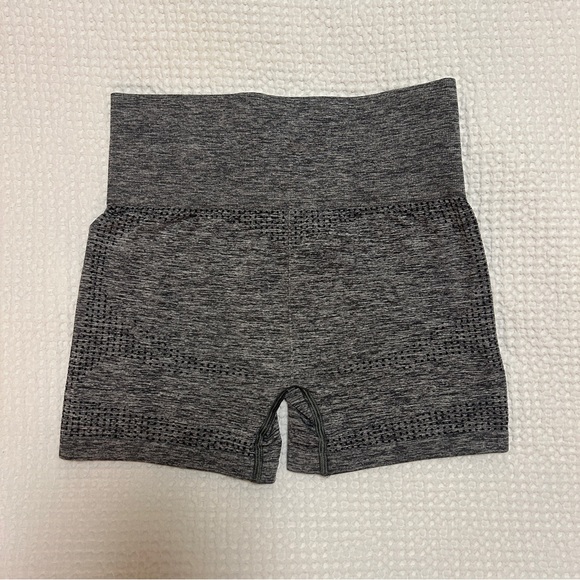 Gymshark Vital Seamless Shorts - Picture 2 of 2